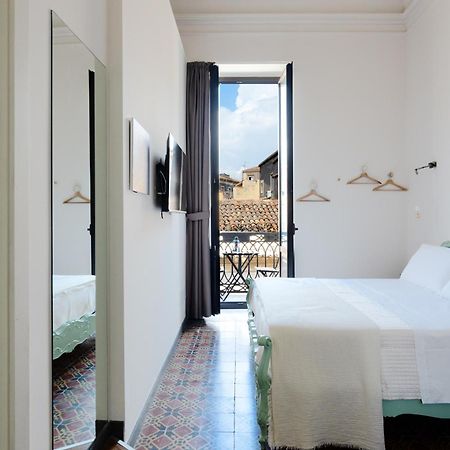 Holiday Lux Boutique Room 卡塔尼亚 外观 照片