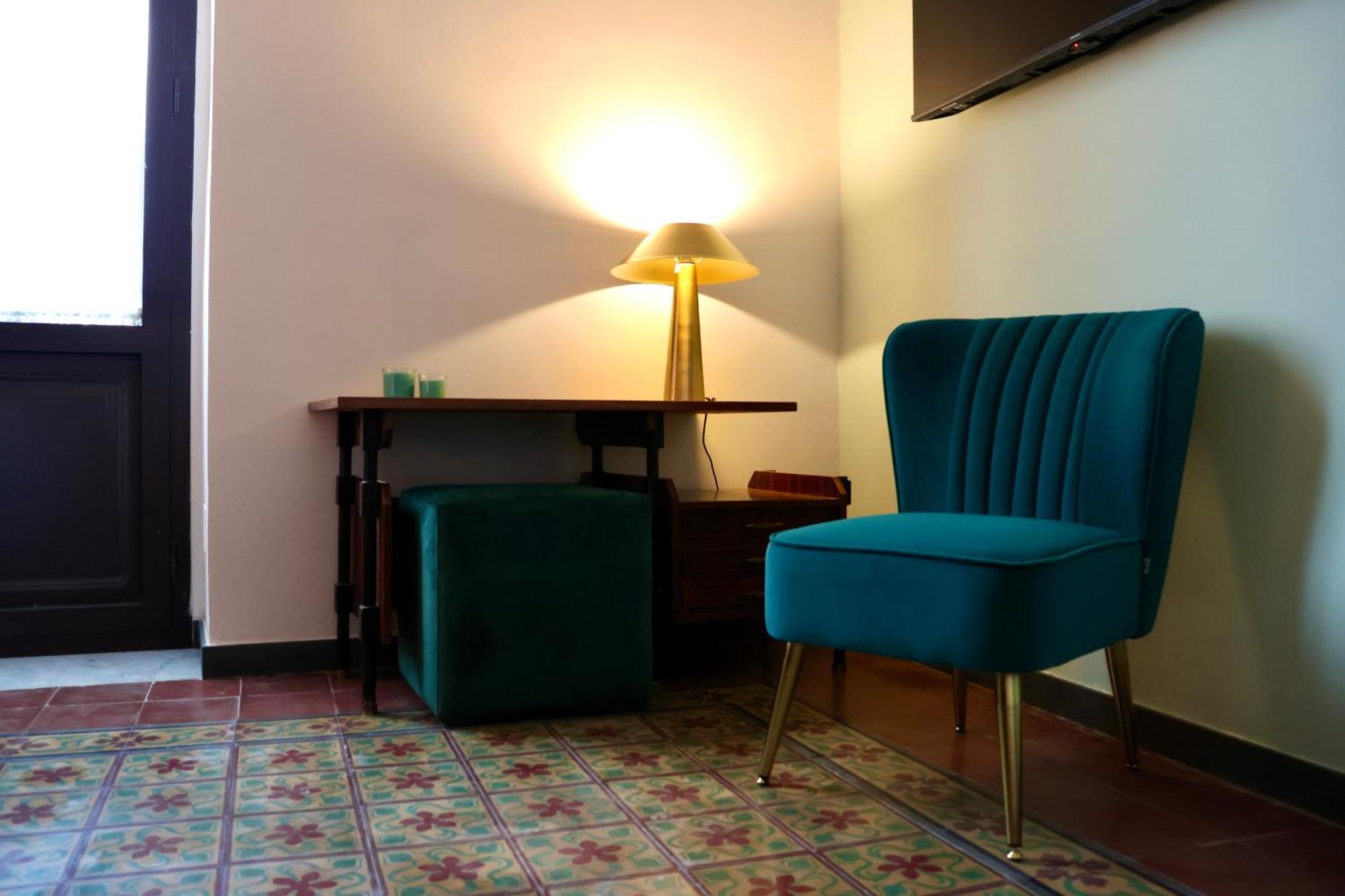 Holiday Lux Boutique Room 卡塔尼亚 外观 照片