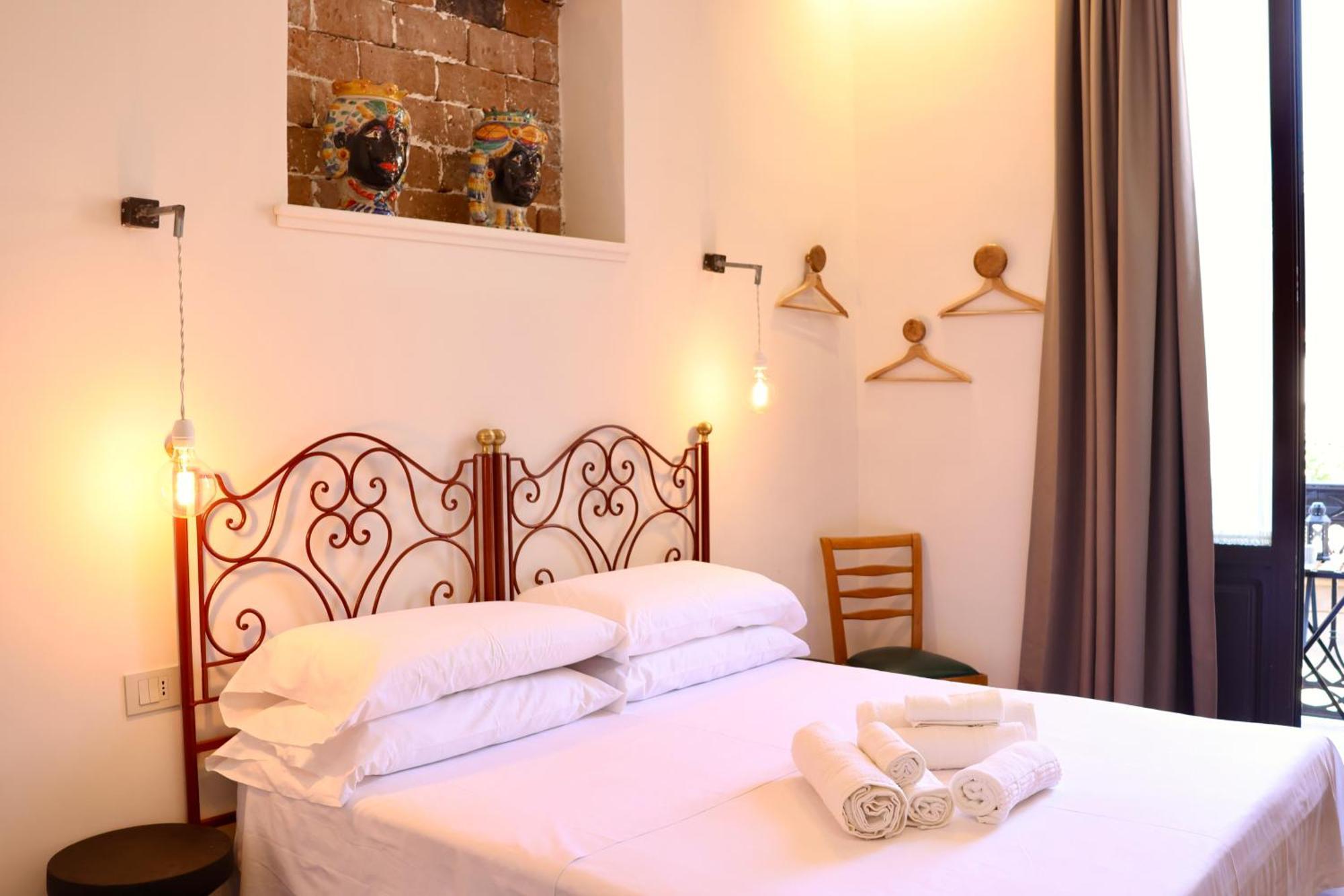 Holiday Lux Boutique Room 卡塔尼亚 外观 照片