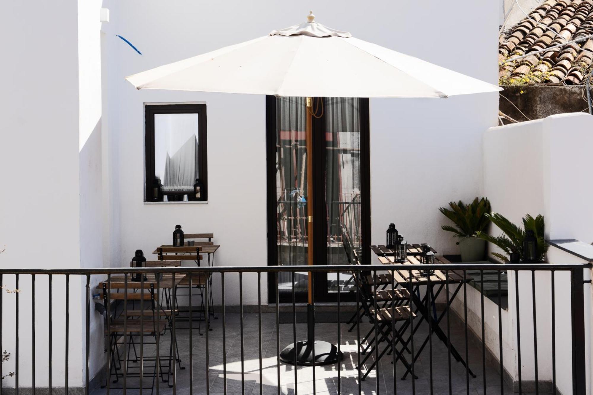 Holiday Lux Boutique Room 卡塔尼亚 外观 照片