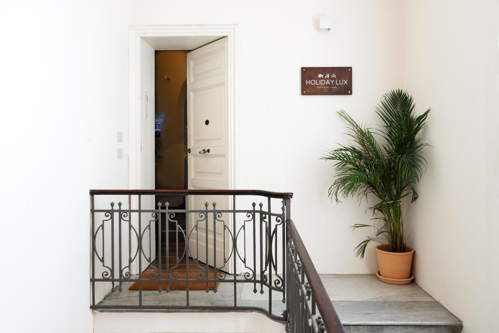 Holiday Lux Boutique Room 卡塔尼亚 外观 照片