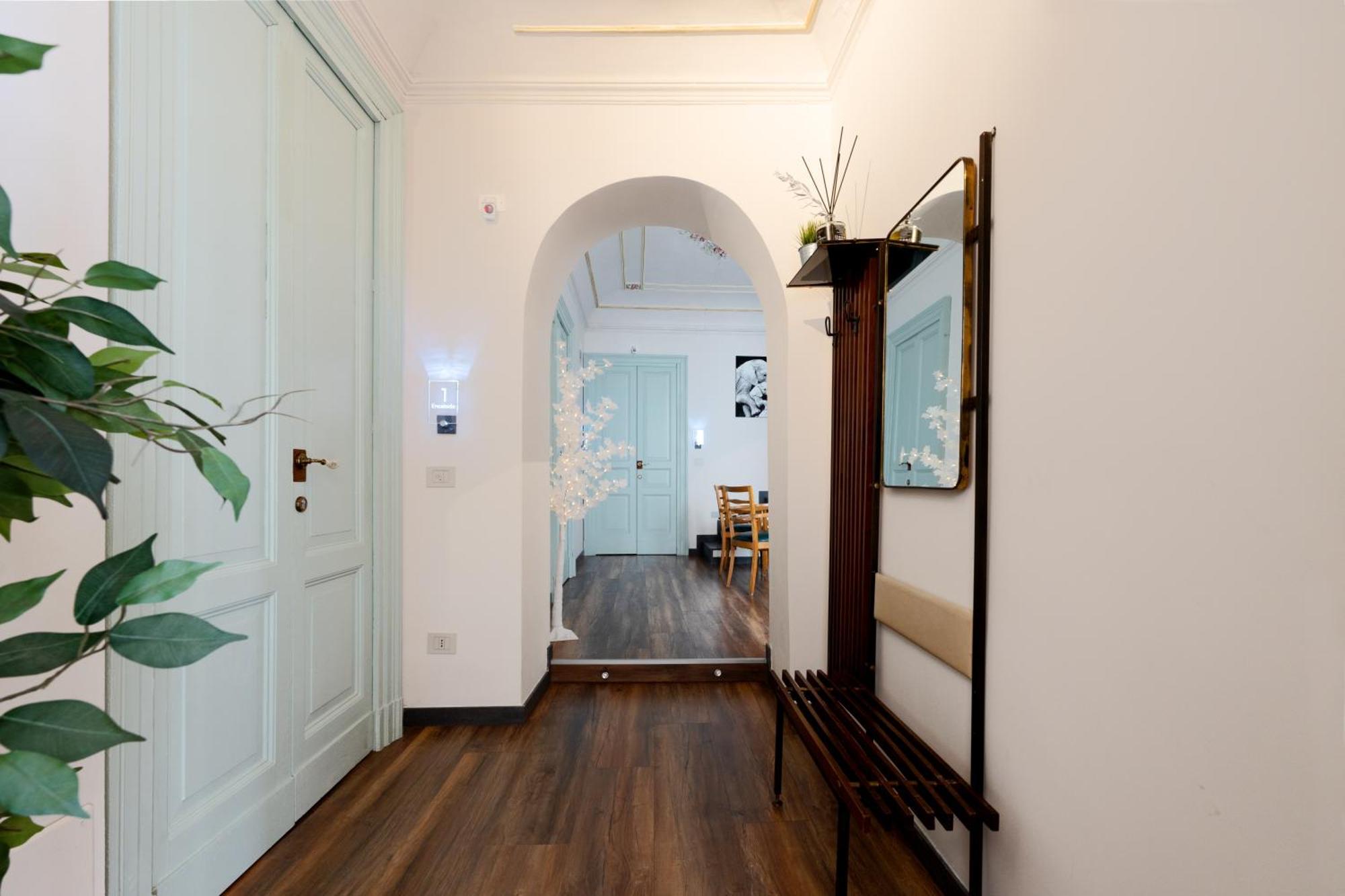 Holiday Lux Boutique Room 卡塔尼亚 外观 照片