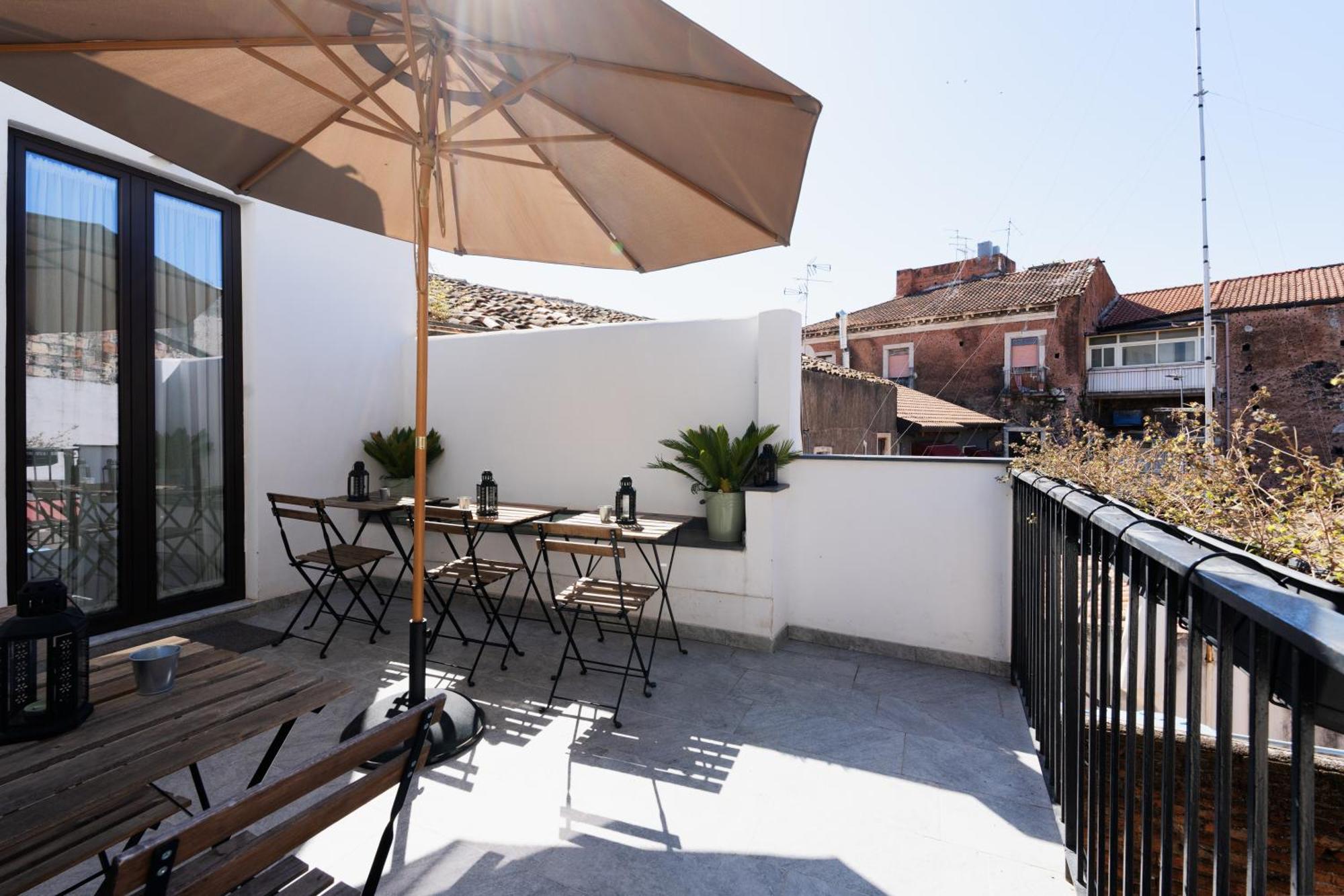 Holiday Lux Boutique Room 卡塔尼亚 外观 照片
