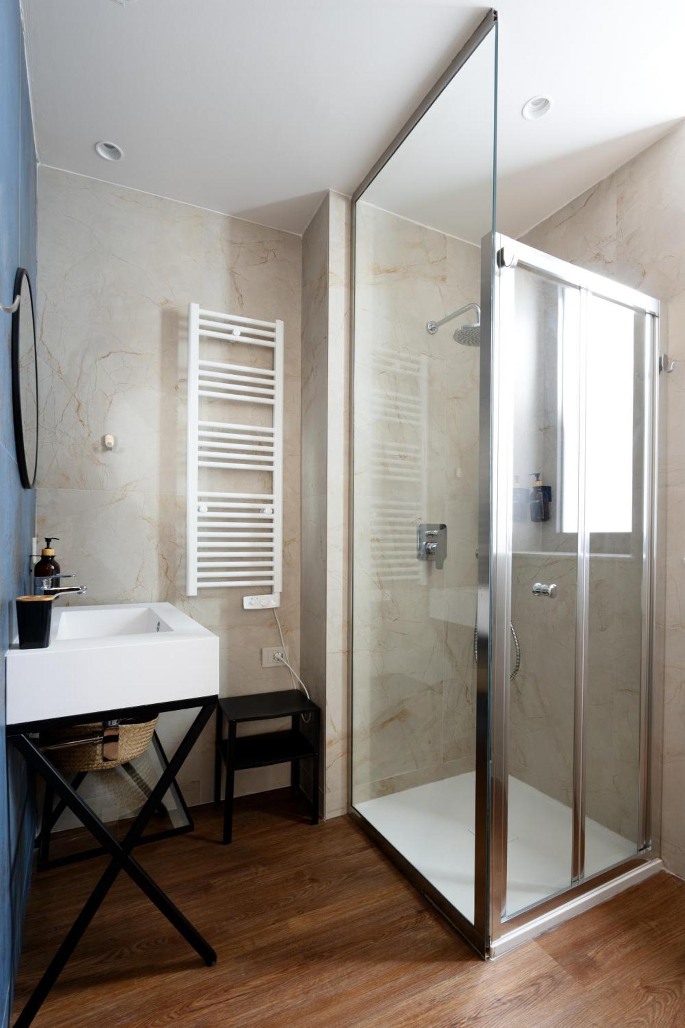 Holiday Lux Boutique Room 卡塔尼亚 外观 照片